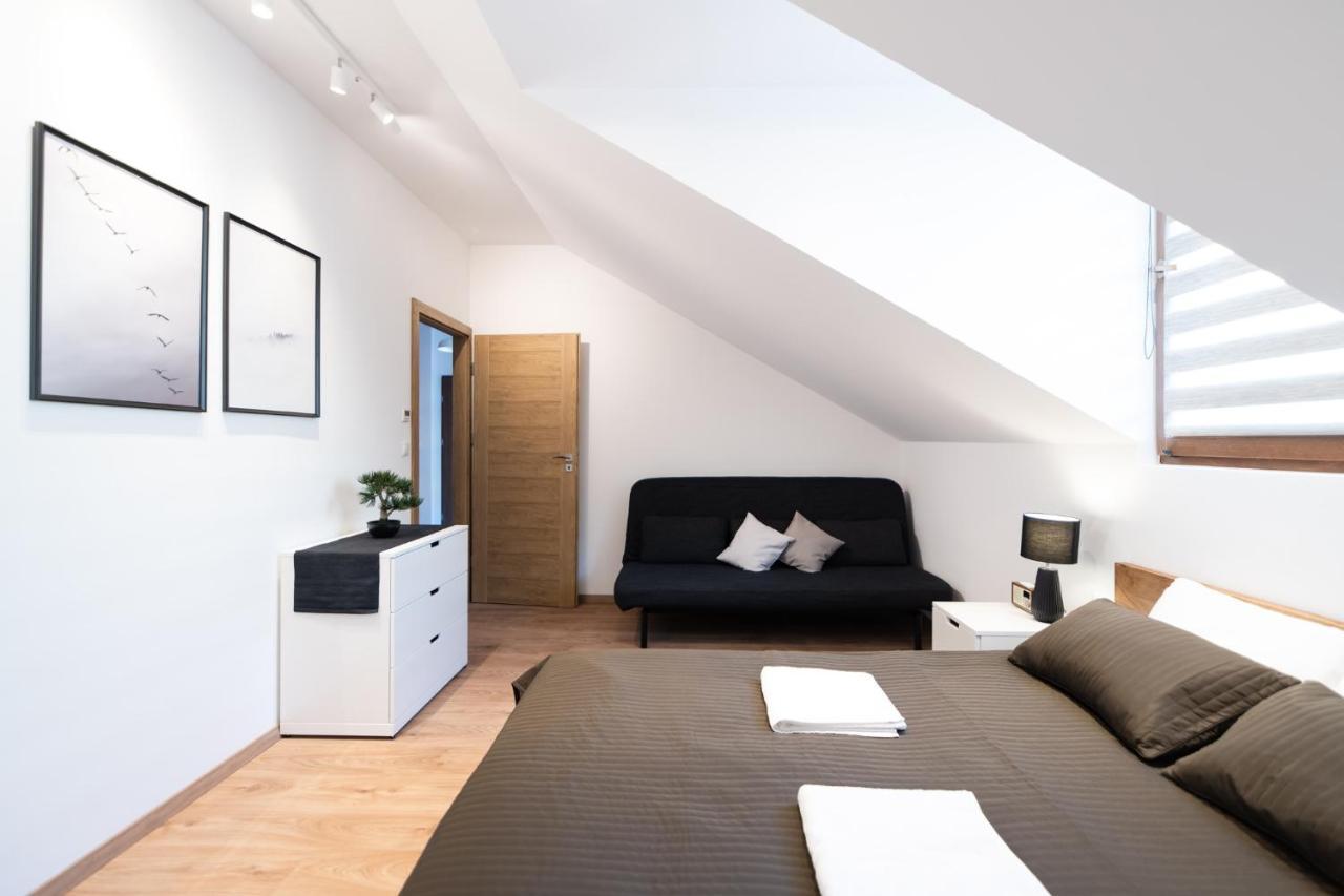 Neo Sky Apartment, Free Parking, 15 Min Walk Old Town&Kazimierz - By Homelike Krakau Exterior foto