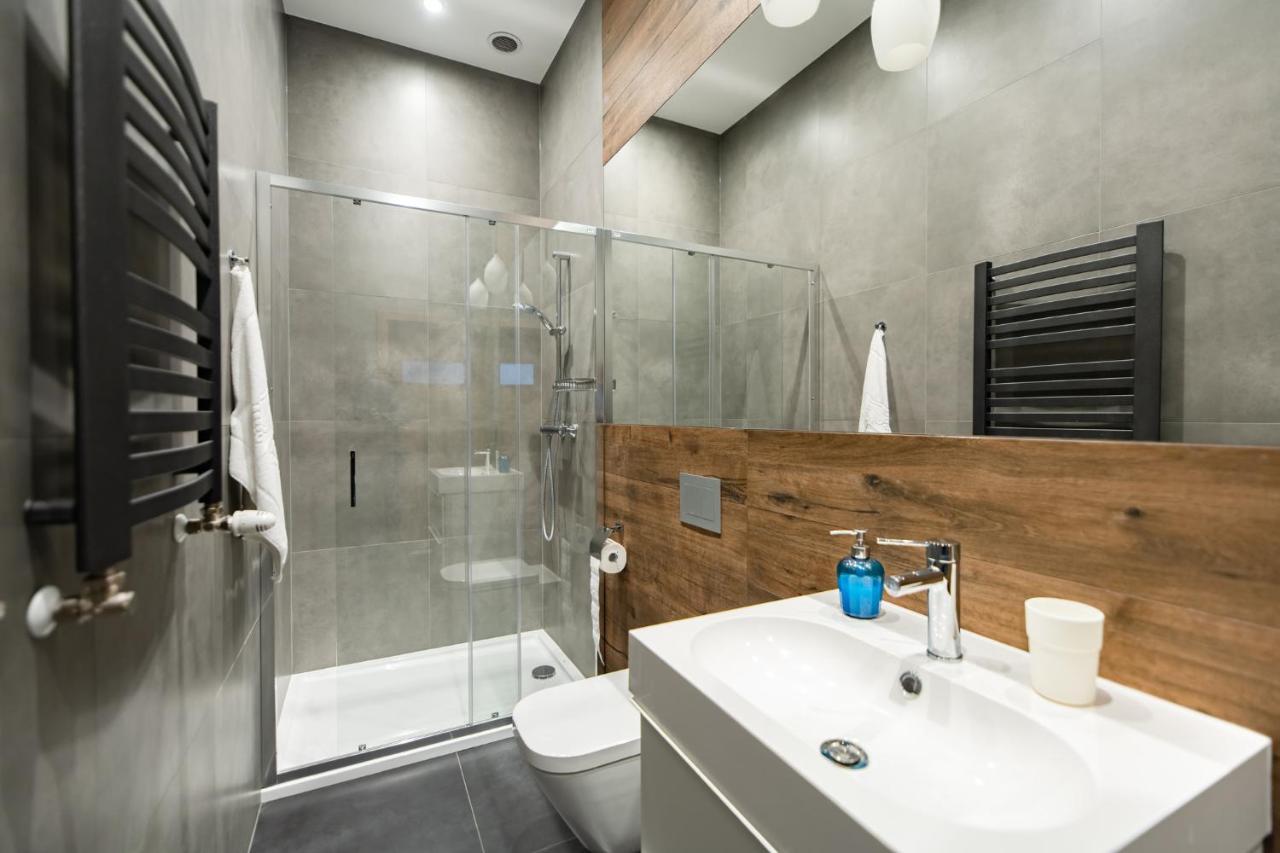 Neo Sky Apartment, Free Parking, 15 Min Walk Old Town&Kazimierz - By Homelike Krakau Exterior foto
